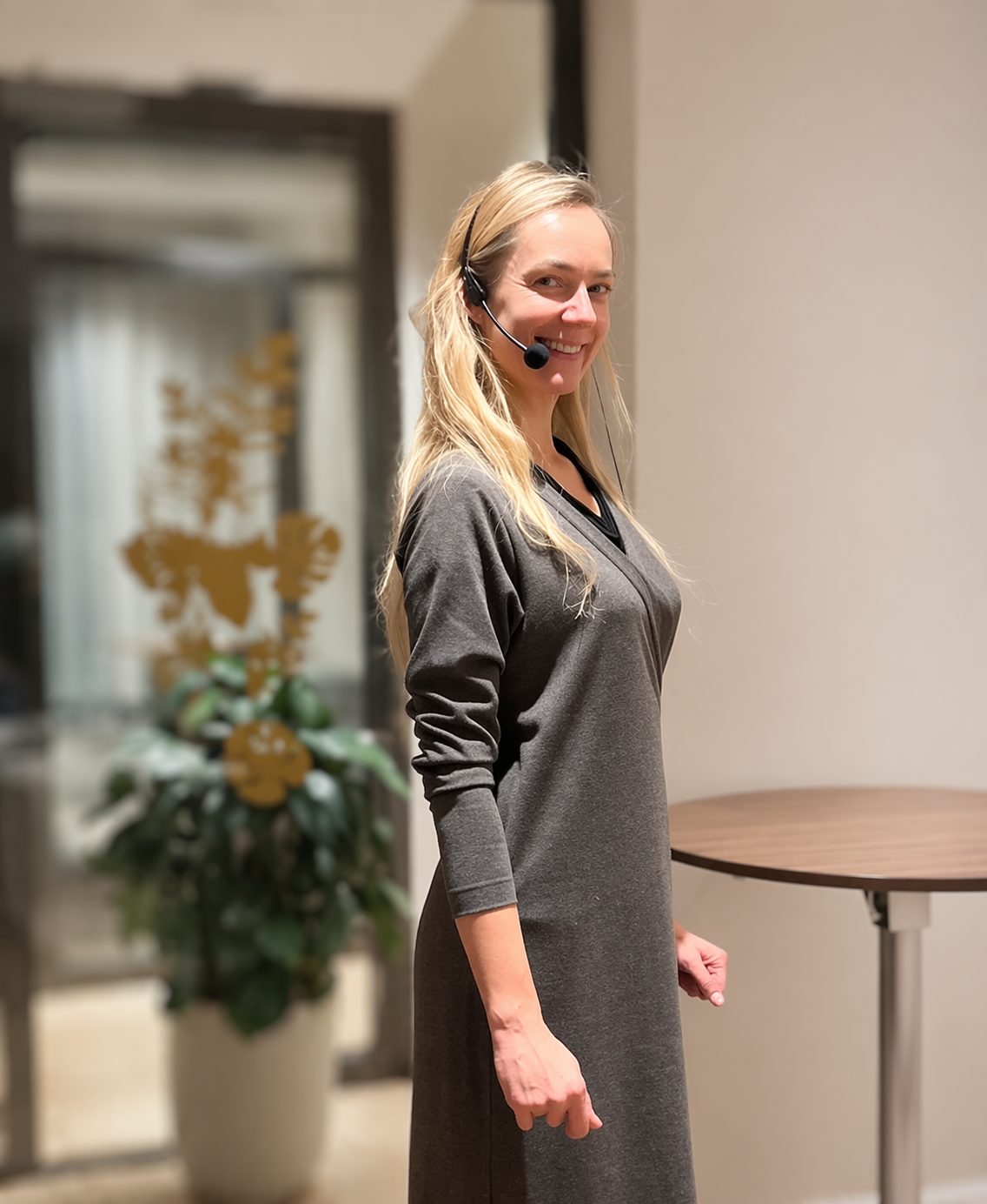 Triin Terasmaa loengut pidamas mikrofoniga